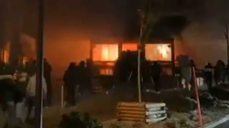 Incendie à Crans-Montana : une victime gravement brûlée de 15 ans vient de sortir d'un long coma, sa mère témoigne !