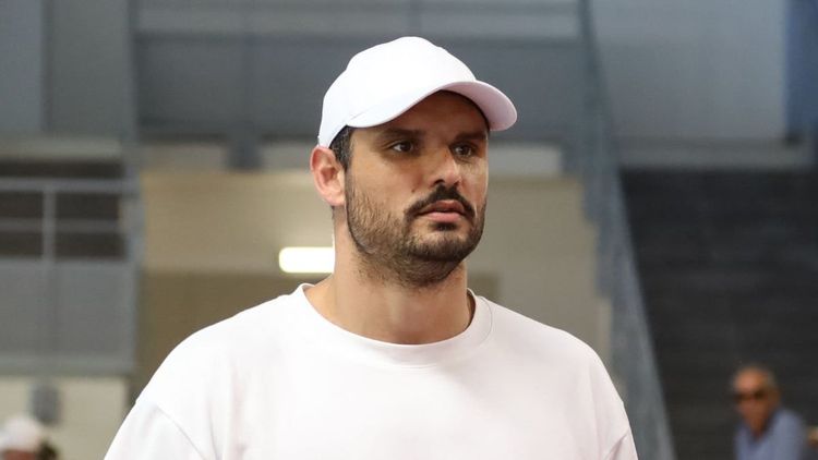 Florent Manaudou (34 ans) imberbe, "puberté tardive"... métamorphosé, il révèle la substance qui l'a fait grandir
