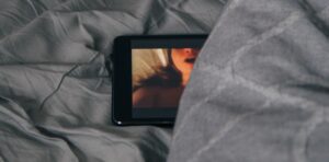 La pornographie court-circuite les fantasmes adolescents