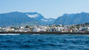 La Réunion : quelle banque est la moins chère pour votre portefeuille ?