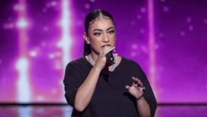 The Voice : Eleen recalée aux auditions à l’aveugle, elle tacle très fort les coachs, regardez !