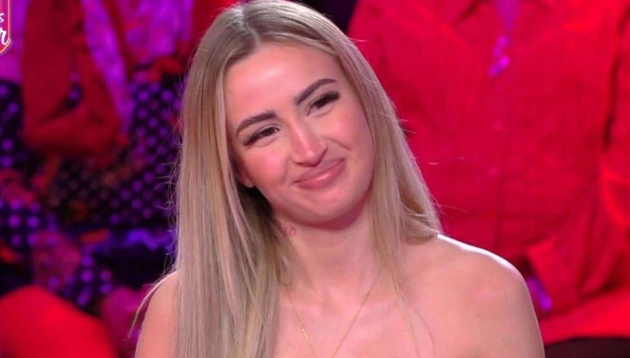 "Je vous mets tous au défi de trouver des photos de ma pépette sur Internet", une chroniqueuse de "TPMP" règle ses comptes en plein direct