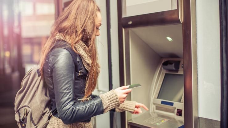 Carte bancaire : le Crédit Agricole généralise la gratuité des opérations à l'étranger
