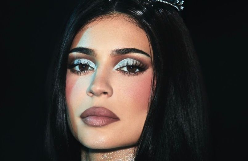 Qu’est-ce que l’ère "King Kylie" qui a fait de Kylie Jenner une icône beauté et une reine de la cosmétique ?