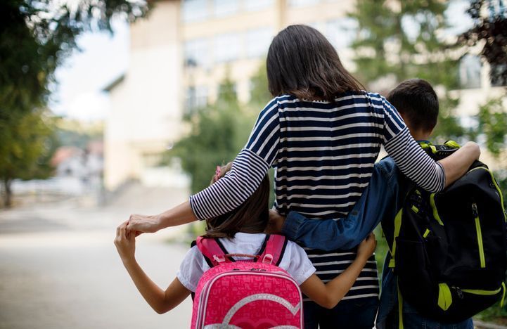 Familles monoparentales : l’aide à la garde d’enfants sera étendue jusqu’à 12 ans