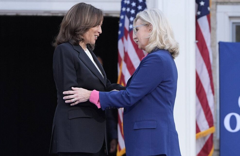 Présidentielle américaine : Liz Cheney, cette républicaine qui fait campagne pour Kamala Harris