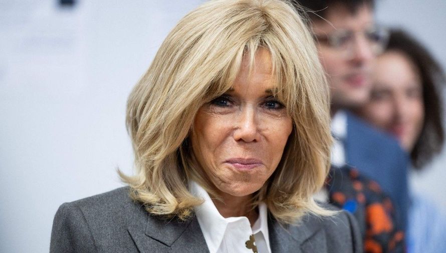 Brigitte Macron en pleine forme à 70 ans : son secret pour un ventre plat dévoilé