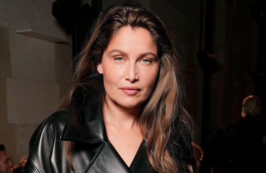 « Laissez-nous tranquilles » : les remarques visant le physique de Laetitia Casta à Cannes provoquent une vague d’indignation
