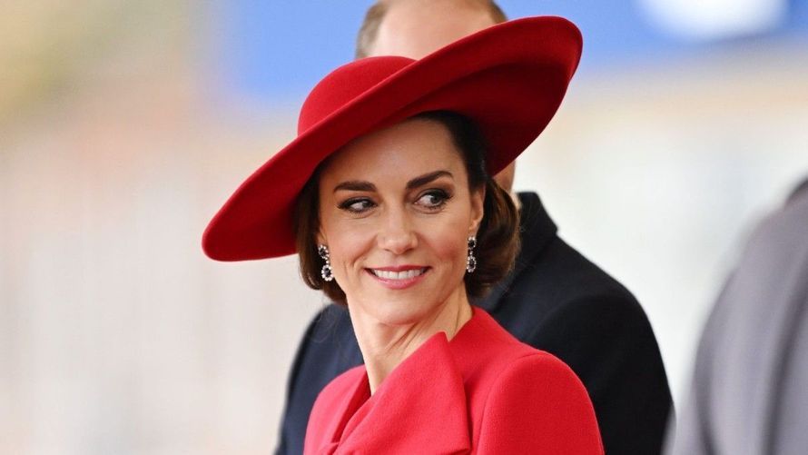 Kate Middleton réapparaît pour la toute première fois et se cache derrière de grosses lunettes