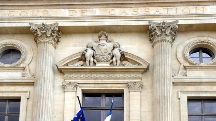 Pension alimentaire : un enfant majeur a le droit de poursuivre un parent pour financer ses études