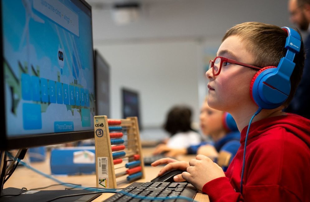 IA à l’école : comment elle personnalise l’apprentissage dès le primaire