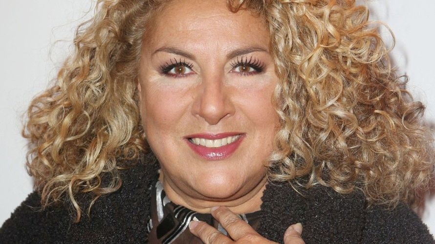 "Vous laissez une fille de 14 ans partir vivre avec un prédateur sexuel", Marianne James dénonce un couple de fans sur Instagram