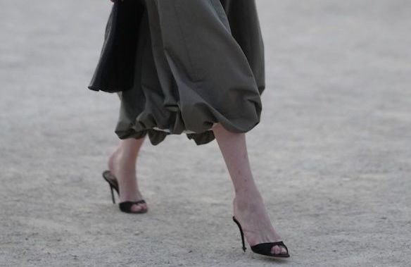 5 pantalons tendances à porter avec des mules