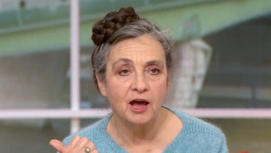 "Il a d’autres choses à faire comme la guerre", Catherine Ringer en remet une couche sur Emmanuel Macron, Marie Portolano jubile
