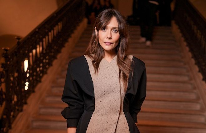 Elizabeth Olsen crée la surprise au défilé Jacquemus