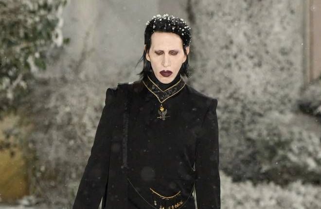 Marilyn Manson à la Fashion Week de Paris : pourquoi sa présence sur les podiums nous indigne