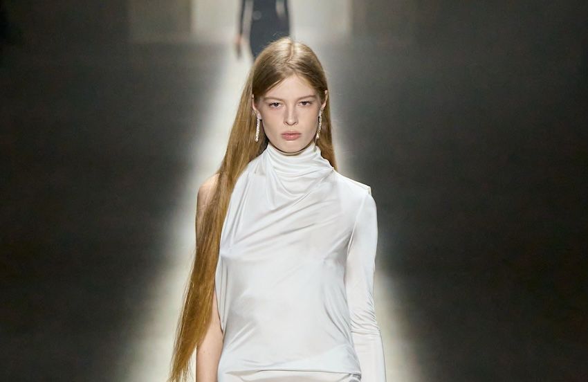 Vivian Wilson, la fille reniée d’Elon Musk, crée la surprise en défilant à la Fashion Week