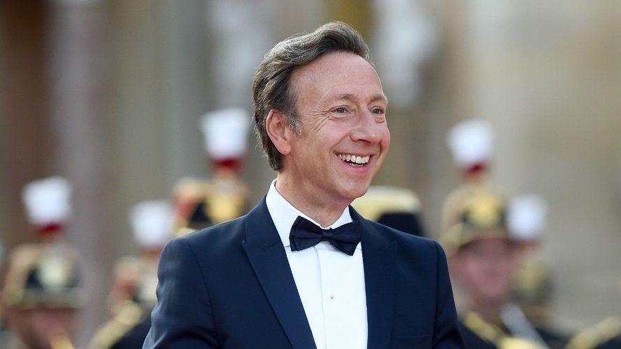 Stéphane Bern officialise son entrée en politique : victoire écrasante à Thiron-Gardais, les villageois sont fans de lui
