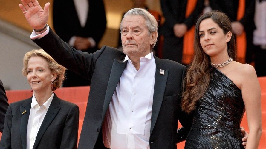 Alain Delon : sa fille Anouchka "stalkeuse" douée ? Sa dernière publication évoquant l’affaire Xavier Dupont de Ligonnès