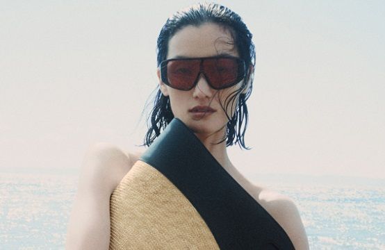 Ce sac parfait pour l’été est le plus vendu chez Cos