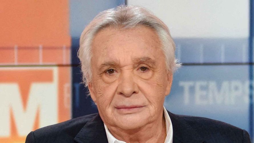Michel Sardou : cap sur sa nouvelle maison de 500 m2 sur deux niveaux dans une "résidence ultra-surveillée pour millionnaire"
