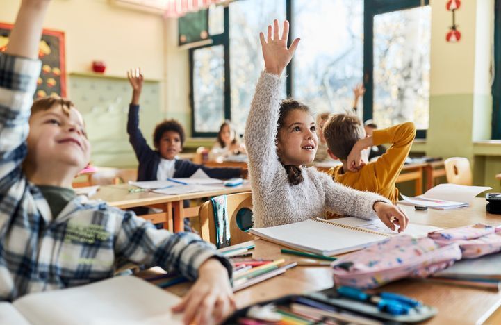 École, famille, réseaux : les mesures pour agir dès l’enfance contre les stéréotypes de genre présentées au gouvernement