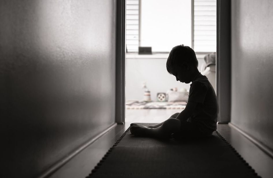 Inceste : le Sénat vote en faveur d’un dispositif de protection élargi aux enfants