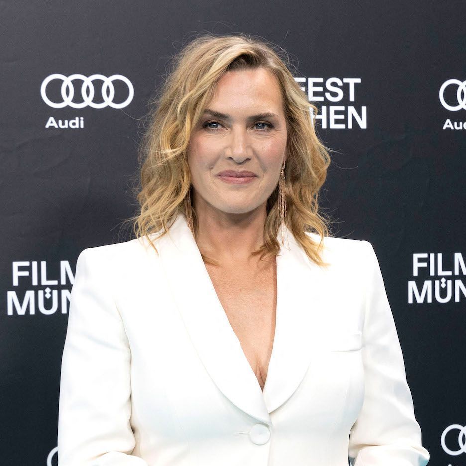« Tu devrais t’asseoir plus droite » : Kate Winslet dénonce les remarques sur son physique
