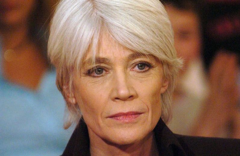 Mort de Françoise Hardy : Carla Bruni, Juliette Binoche, Étienne Daho… Les hommages se multiplient
