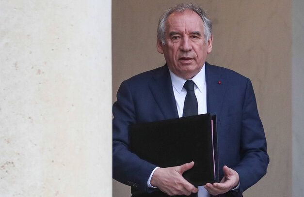 Affaire Bétharram : selon sa fille, François Bayrou a bien échangé avec un juge en 1998