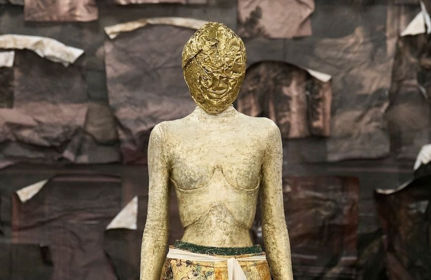 « Weird medieval » : pourquoi la mode s’empare-t-elle (étrangement) du Moyen Âge ?