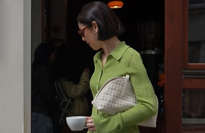 Selon les médias étrangers, voici les accessoires que portent les Françaises ce printemps