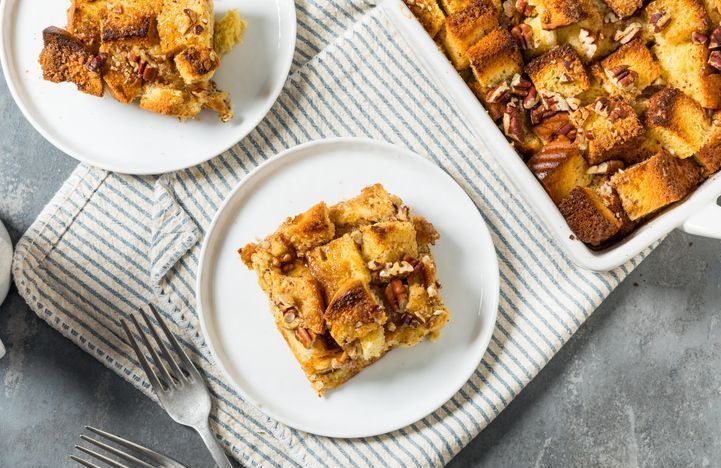 Il vous reste du pain rassis ? Voici un dessert réconfortant à préparer en un clin d'œil