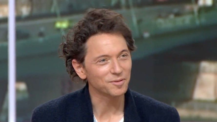 "La guerre est à nos portes", le chanteur Raphaël très inquiet dans "Télématin" : ce qu’il a prévu pour aider la France