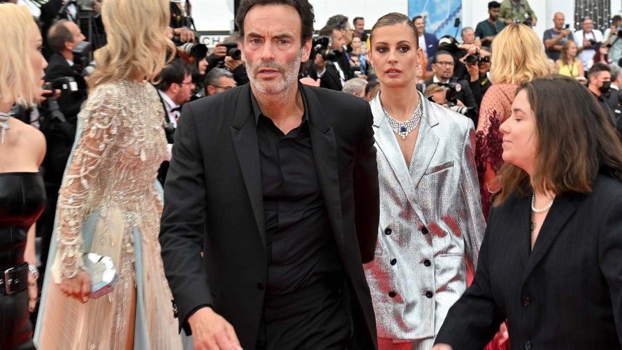 "Ça, c'est vous qui y pensez", en interview avec Julia Vignali, Anthony Delon recadre l'épouse de Kad Merad