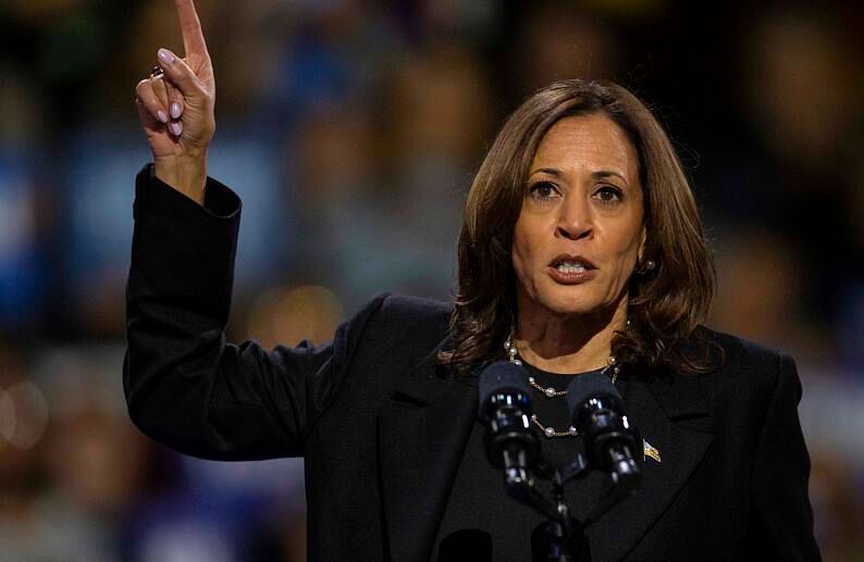 Présidentielle américaine : Kamala Harris, entre rupture et audace, se démarque de Joe Biden et attaque Donald Trump