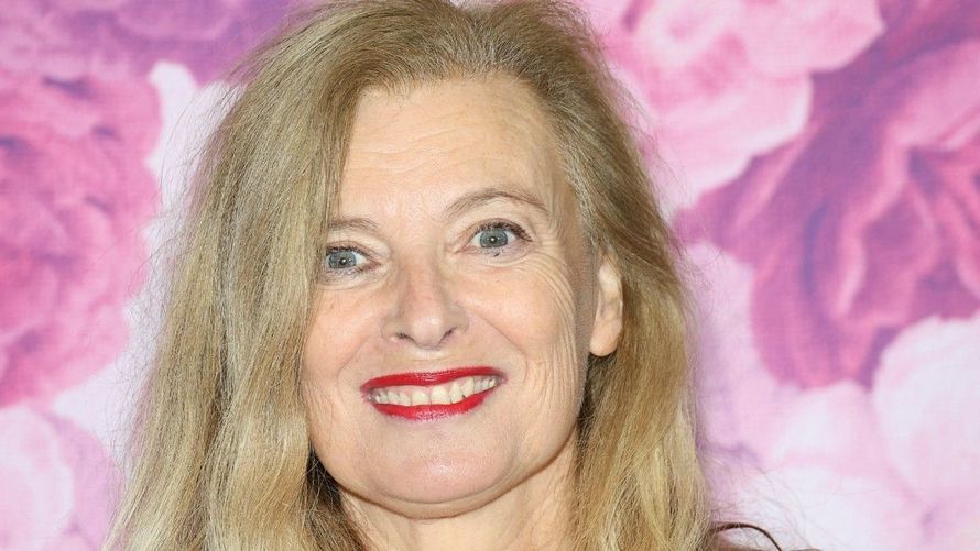 "Ne me demandez pas de fric" : Valérie Trierweiler cash sur la vente du scooter de François Hollande