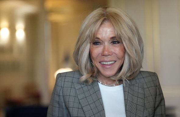 Rumeur transphobe sur Brigitte Macron : la première dame se pourvoit en cassation