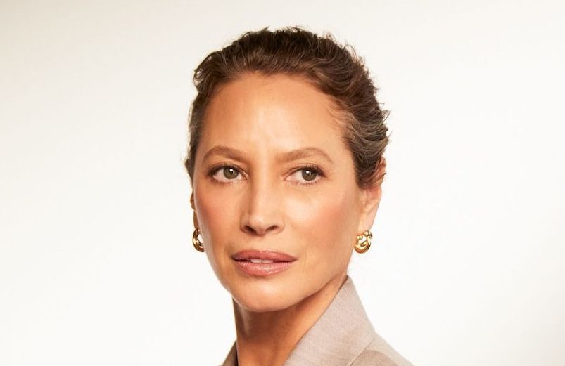 À 57 ans, Christy Turlington devient ambassadrice mondiale de Lancôme