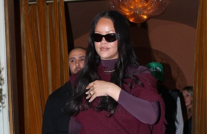 À Paris, Rihanna porte le sac Dior dont tout le monde parle