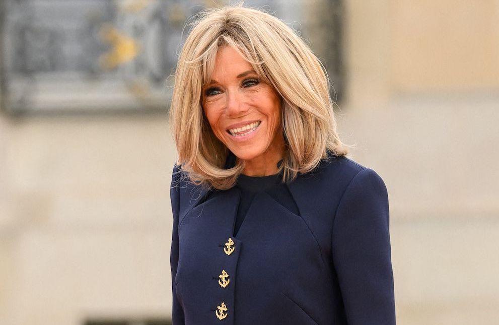 Brigitte Macron : son apparition sur le tournage de la série « Emily in Paris »