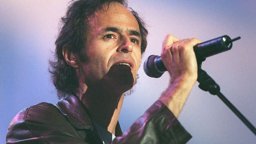 Jean-Jacques Goldman toute langue dehors : drôle de photo et drôle de tweet dans les coulisses des Enfoirés