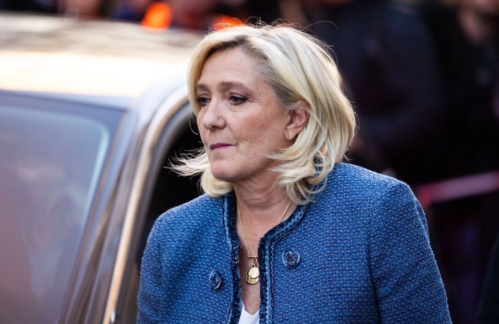 Marine Le Pen inéligible… mais toujours élue locale : pourquoi ?