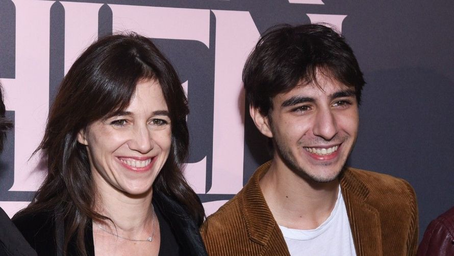 "Elle ne décroche même plus" : Ben Attal et sa mère Charlotte Gainsbourg en guerre, il se confie sur leur relation compliquée