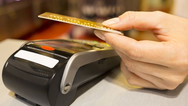 Ce moyen de paiement très populaire qui vous pousse à dépenser plus