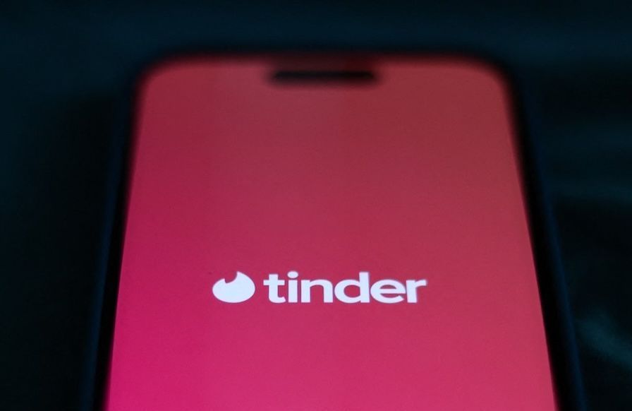 Procès en appel du « violeur de Tinder » : retour sur les crimes d’un « prédateur organisé »