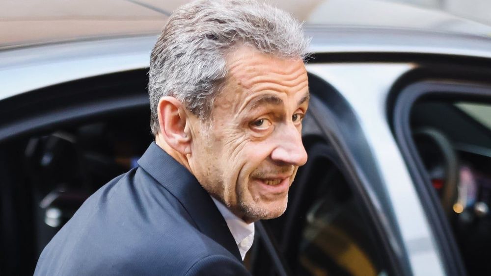 Line Renaud (96 ans) ne mâche pas ses mots sur Nicolas Sarkozy : "Pas sympathique"