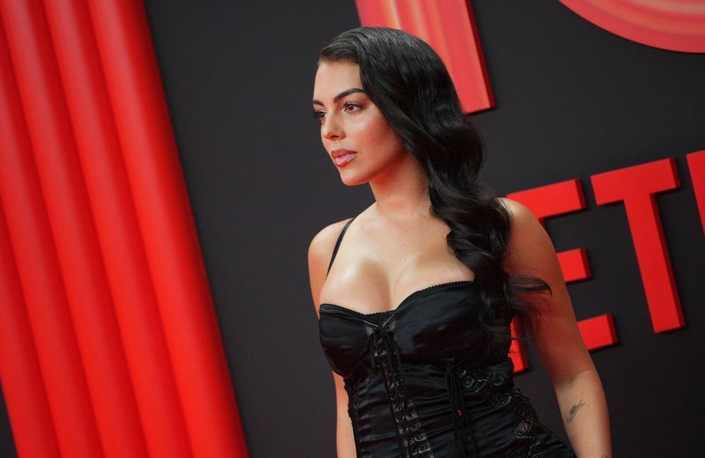 « C’était le moins qu’il pouvait faire » : Georgina Rodriguez réagit à la bague de fiançailles XXL offerte par Cristiano Ronaldo