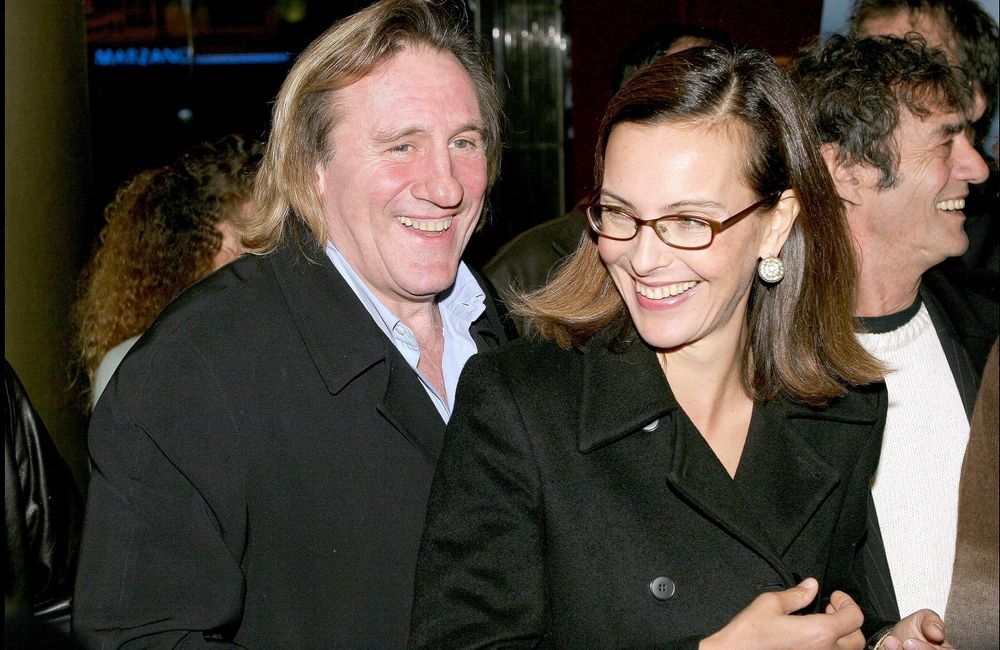 Carole Bouquet s’exprime sur les accusations de viols visant Gérard Depardieu