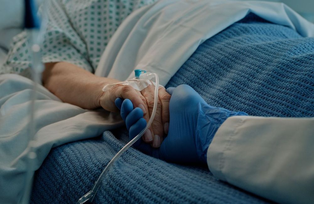 Les tumeurs, premières causes de décès chez les Françaises en 2023